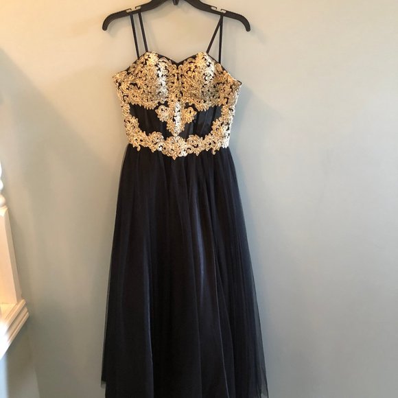 dress - Picture 1 of 2